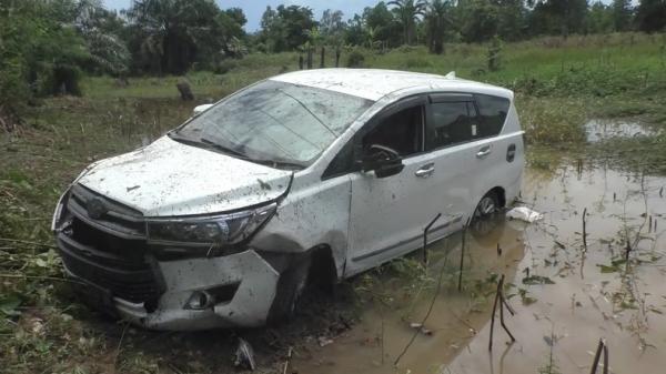 Kecelakaan di Lampung, Toyota Innova Terjun ke&nbsp;Jurang