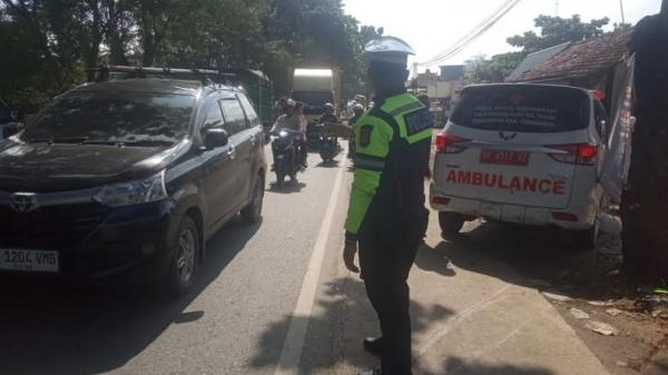 Motor dan Ambulans Bawa Pasien Kecelakaan di&nbsp;Pringsewu