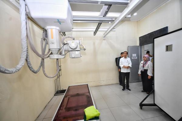 Kunker ke Lampung, Jokowi Tinjau Layanan Kesehatan di RSUD Bob&nbsp;Nazar