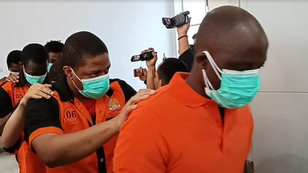 Update Penangkapan 12 WNA asal Nigeria, Sindikat Love Scamming Incar STW